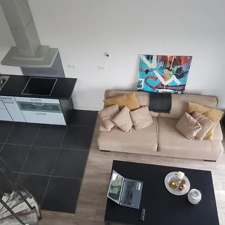 Prins Van Poederoijen 4*