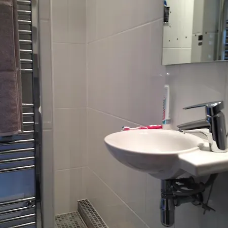 Prins Van Poederoijen Guest house 4*